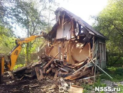 Демонтаж старого домика на даче и строительство дачного дома